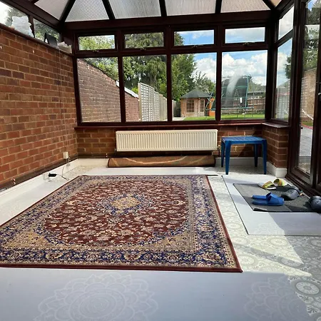 Instant Home Luton  Exterior photo